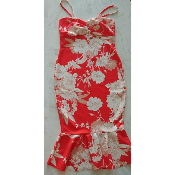 Boohoo red and white floral mermaid dress - Picture 2 of 3